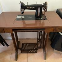 Macchina da cucire Necchi vintage