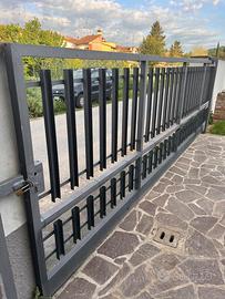 Cancello scorrevole e cancellino ingresso