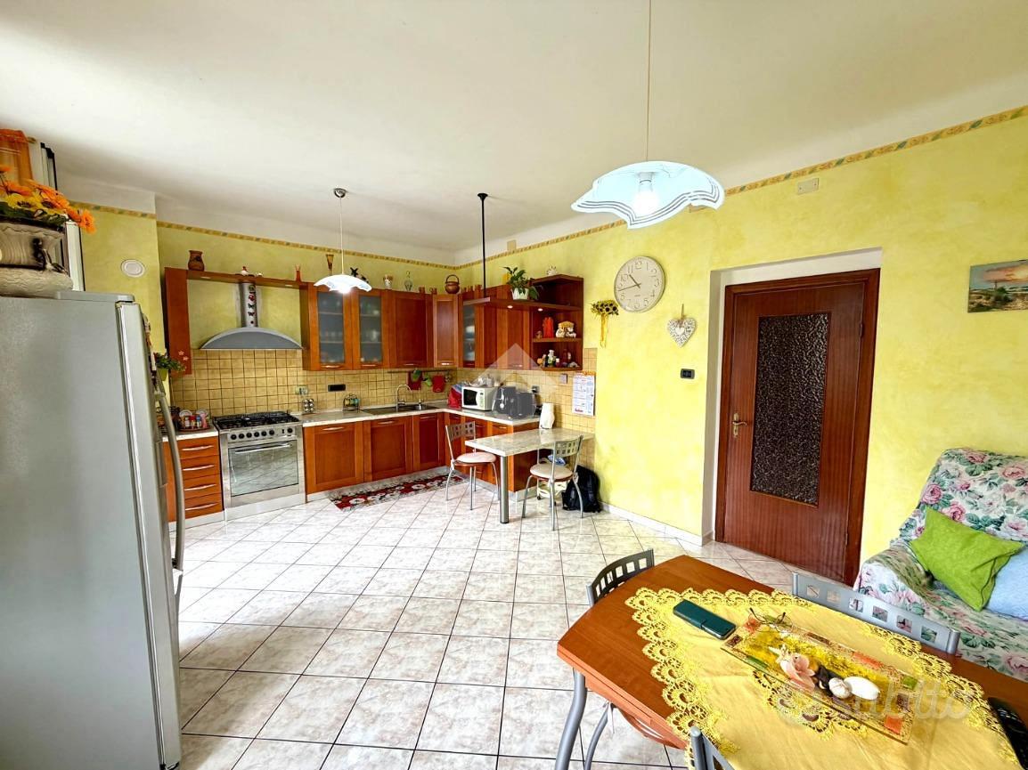 Apartment in Genova, Rivarolo, Val Polcevera - Vista 3