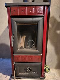 Stufa a legna ROYAL in ghisa - completa di tubo