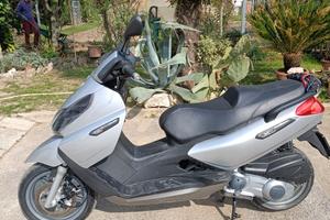 Piaggio 250 XT