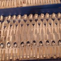 posate acciaio inox e filo oro