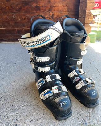 SCARPONI NORDICA