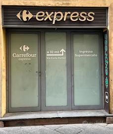 Locale commerciale a Lucca