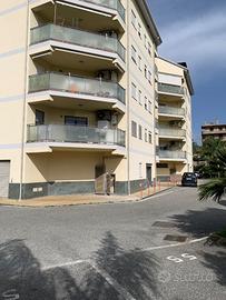 Trilocale Moderno con Ampio garage e posto auto