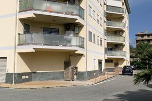 Trilocale Moderno con Ampio garage e posto auto