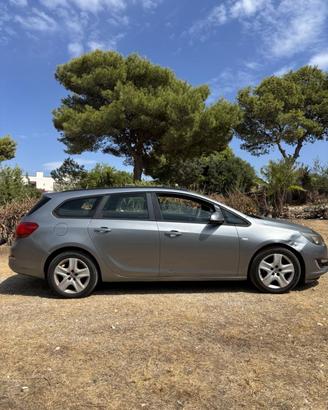 2250€ Opel Astra J Sports Tourer (Station Wagon)