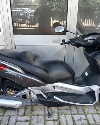 Yamaha X-Max 250