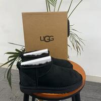 Stivali da neve UGG Classic Super Mini neri/41