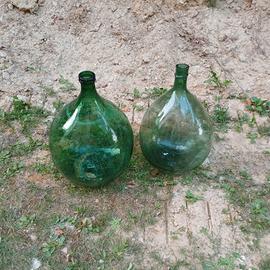 Boccioni - Damigiane di vetro 