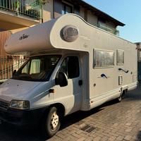 Camper mansardato