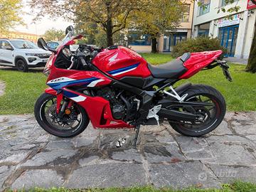 Honda CBR 650 R E-CLUTCH 2025