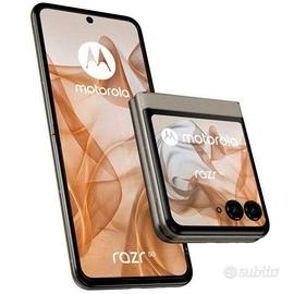 Motorola Razr 50 con 3 cicli carica 
