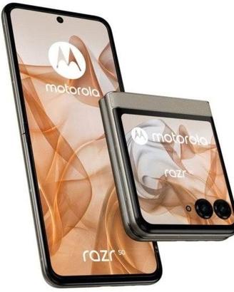Motorola Razr 50 con 3 cicli carica 