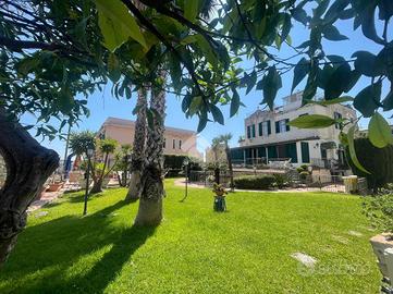 MULTILOCALE A POZZUOLI