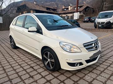 Mercedes b180