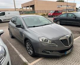 Lancia delta 1.6 gancio traino a scomparsa