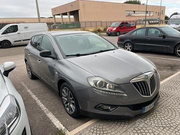 Lancia delta 1.6 gancio traino a scomparsa