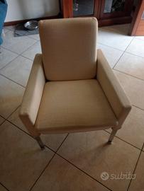 due poltrone sfoderabili 