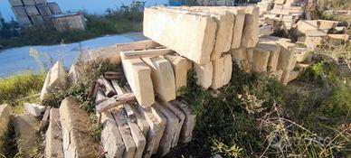 Basoli e travi in pietra leccese