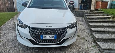 Peugeot E-208 Elettrica 