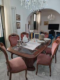 Tavolo con sei sedie in olmo