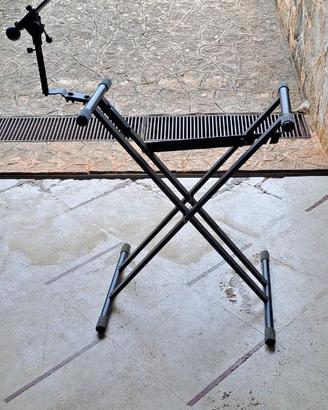 SUPPORTO PER TASTIERA COMPLETO DI ASTA MICROFONO.