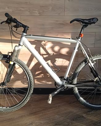 BICI MTB USATA POCHISSIMO!!!