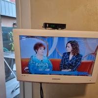 TV Samsung 22 pollici bianca.+ decoder