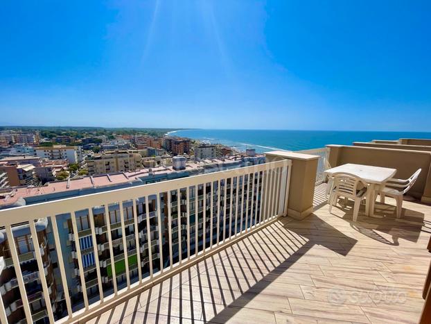 Nettuno tricamere fronte mare balconato