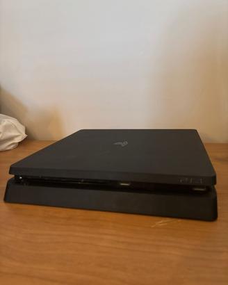 Play station 4 slim 500GB nera