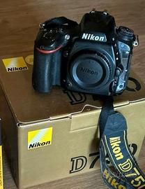 NIKON D750