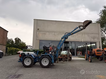 Trattore Pasquali 955 con retroscavatore