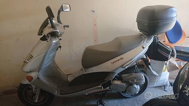 Scooter Aprilia Leonardo 150