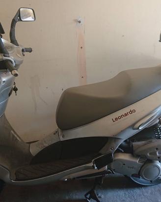 Scooter Aprilia Leonardo 150