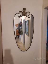 specchio a scudo Mid-century anni 50 in ottone 