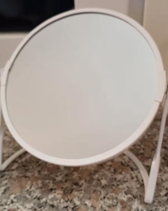 Specchio ingranditore per trucco