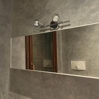 Specchio Ikea con ripiani sul retro