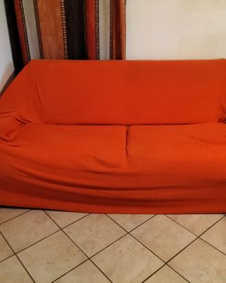 Copridivano con due cuscini