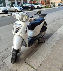 Aprilia Scarabeo 200 del 2010