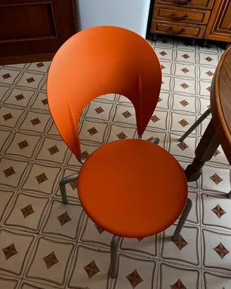 Sedia design arancione conchiglia