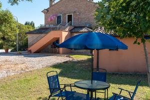 Fano, appartamento con giardino, pet friendly