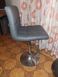 Sgabello girevole e rialzabile, come nuovo