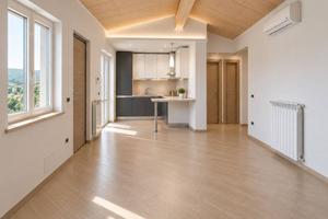 Appartamento di 70 m² con 3 locali e box auto a Te