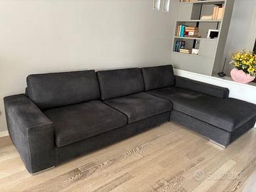 divano con chaise longue