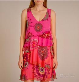 Abito nuovo desigual a balze taglia m in chiffon