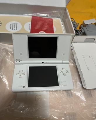 Nintendo DSi Bianco + Custodia