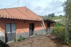 Singola Con Terreno Santa Venerina Acireale Guard