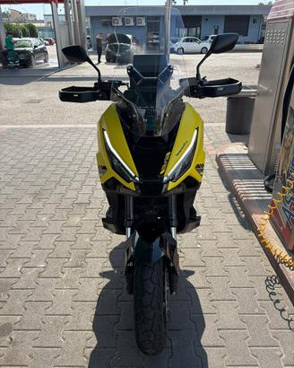 Honda X-ADV 750 - Special Edition Yellow -