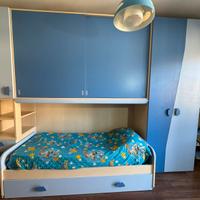 Cameretta a ponte rovere e azzurro completa